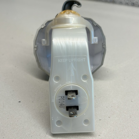 Bath & Body Wallflower Marbled Pumpkin Plug Diffuser 🎃 - Picture 4 of 7